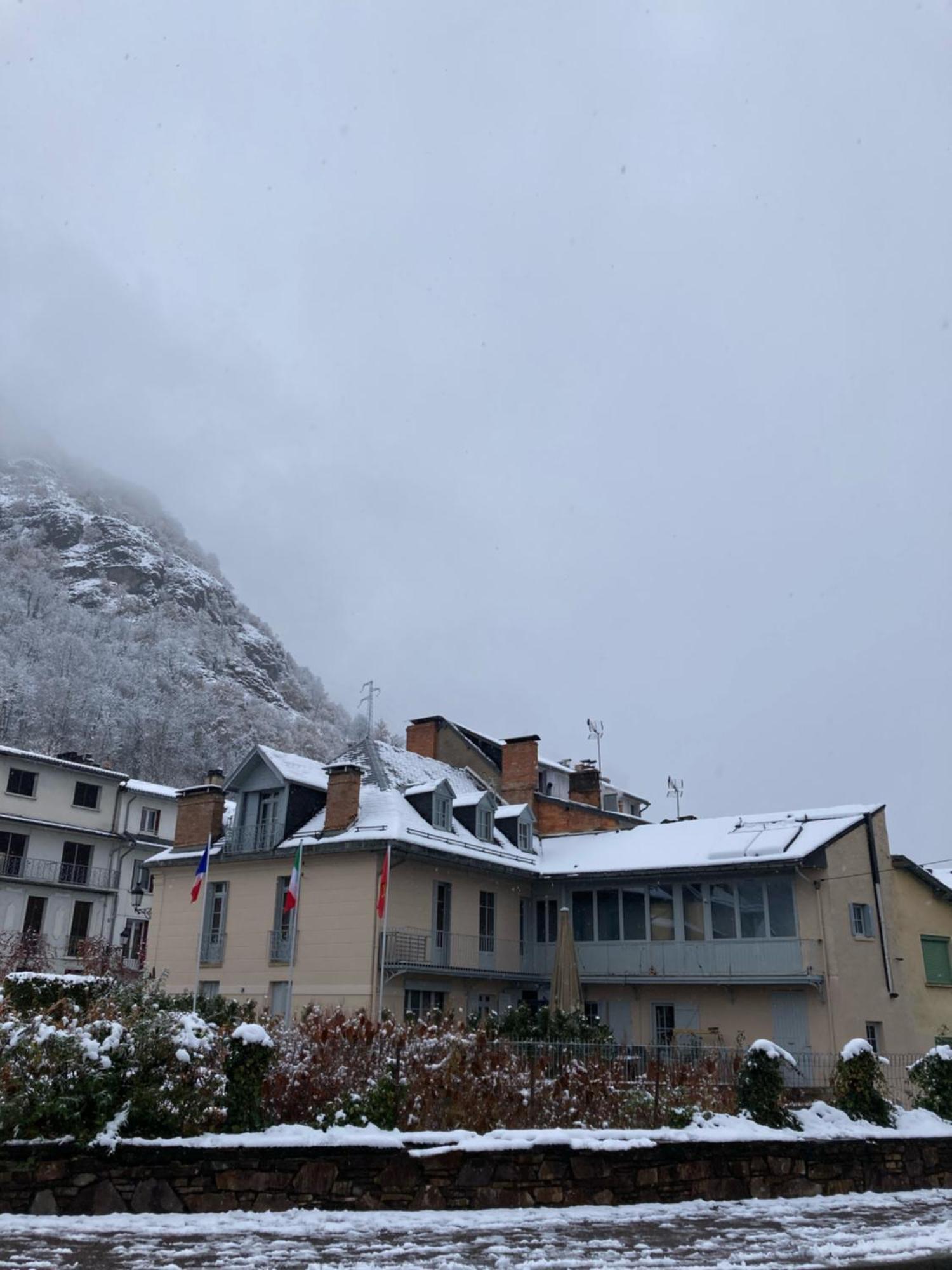 Le 41 Avenue Foch Bagneres-de-Luchon Exterior foto